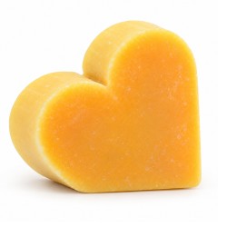Mini savon artisanal jaune en forme de cœur au parfum de pamplemousse, petit cadeau d’EVJF