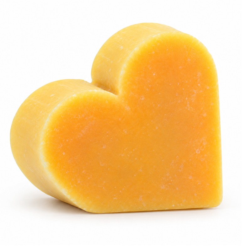 Mini savon artisanal jaune en forme de cœur au parfum de pamplemousse, petit cadeau d’EVJF